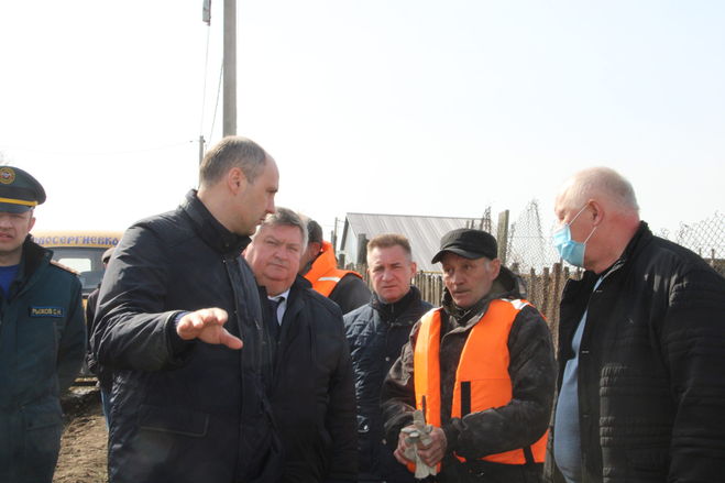 Вроде и снегу много было, а на Урале паводка нет.. Куда подевалась влага?