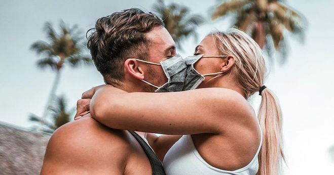 Почему после секса все обычно ищут свои трусы, а не что-то ещё?