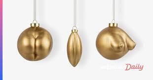 Елочные игрушки в виде женских ягодиц, груди и гениталий - как вам такие?