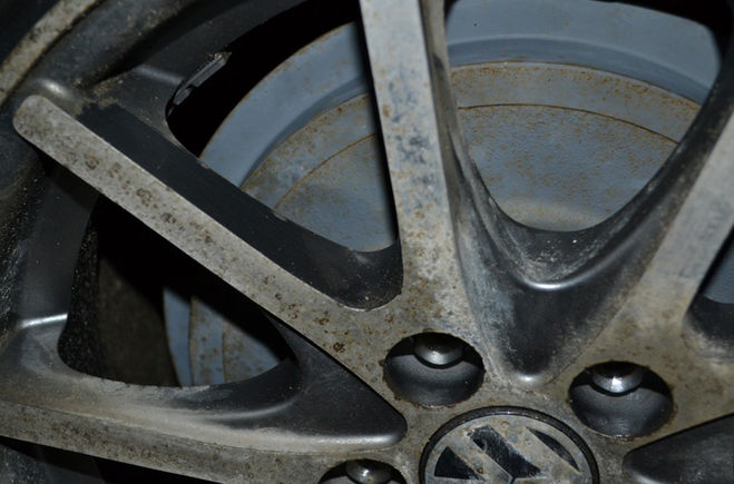 Черный налет на дисках